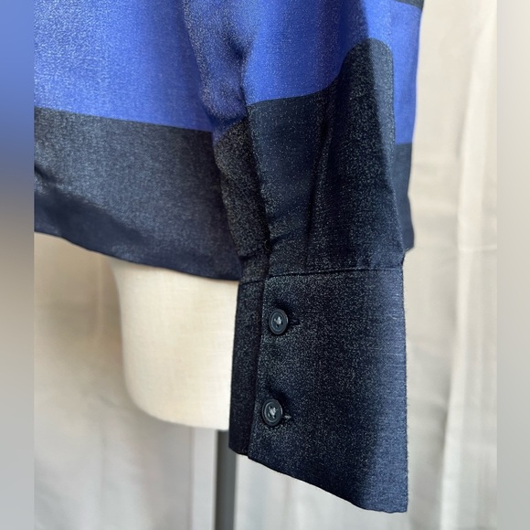 Banana Republic Women’s Top Long Sleeves Blue Shimmer Metallic Striped - Picture 4 of 5